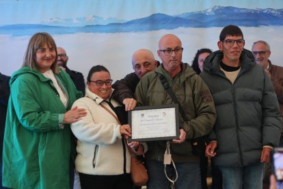 La feria vitivinícola referente en la comarca se celebra en la plaza Mayor cacabelense durante todo el fin de semana.