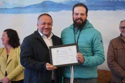La feria vitivinícola referente en la comarca se celebra en la plaza Mayor cacabelense durante todo el fin de semana.