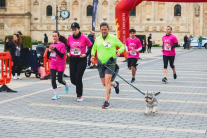León corre por el párkinson.