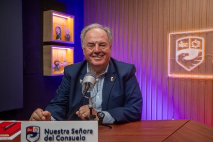 La televisión es otra de las facetas del misionero leonés.