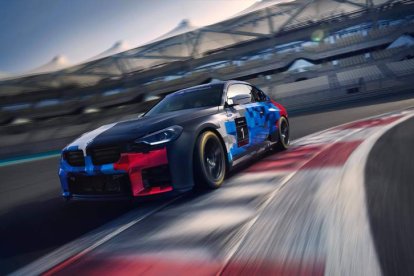 Como sus predecesores (M240i Racing M2 CS Racing), el nuevo M2 Racing redefinirá el segmento de acceso a la gama M Mtorsport; un coche asequible para debutantes: rendimiento sin concesiones, durabilidad y puro placer de conducir. BMW