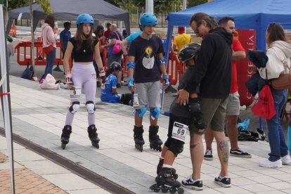 Actividad de patinaje por Angola en la edición de 2024.