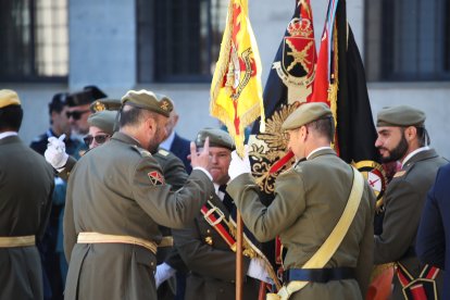 Vistosa Jura de Bandera para civiles en Ponferrada
