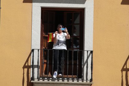 Vistosa Jura de Bandera para civiles en Ponferrada