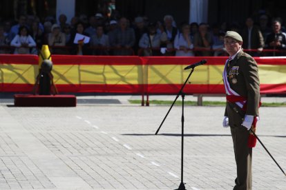 Vistosa Jura de Bandera para civiles en Ponferrada