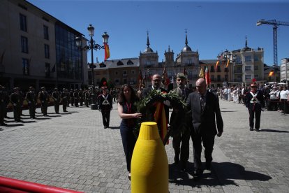 Vistosa Jura de Bandera para civiles en Ponferrada