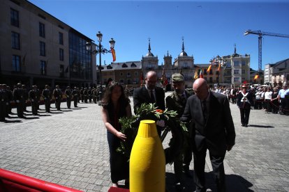 Vistosa Jura de Bandera para civiles en Ponferrada