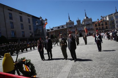 Vistosa Jura de Bandera para civiles en Ponferrada