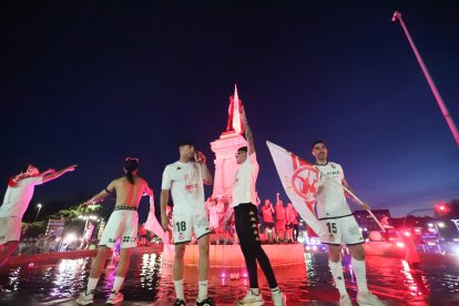 La Cultural celebra el ascenso a Segunda División en Guzmán.
