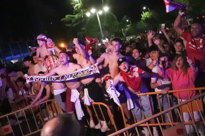 La Cultural celebra el ascenso a Segunda División en Guzmán.