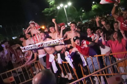 La Cultural celebra el ascenso a Segunda División en Guzmán.