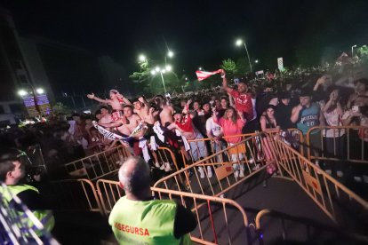 La Cultural celebra el ascenso a Segunda División en Guzmán.