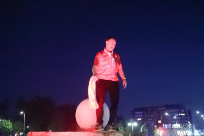 La Cultural celebra el ascenso a Segunda División en Guzmán.