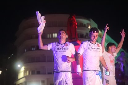 La Cultural celebra el ascenso a Segunda División en Guzmán.
