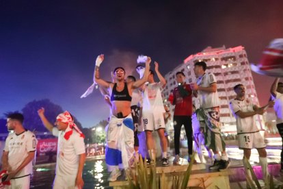 La Cultural celebra el ascenso a Segunda División en Guzmán.