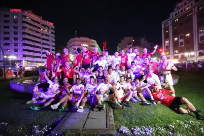 La Cultural celebra el ascenso a Segunda División en Guzmán.