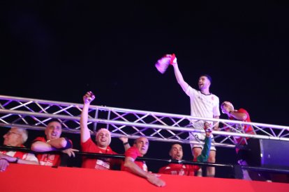 La Cultural celebra el ascenso a Segunda División en Guzmán.