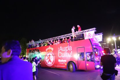 La Cultural celebra el ascenso a Segunda División en Guzmán.