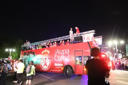 La Cultural celebra el ascenso a Segunda División en Guzmán.