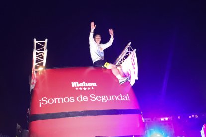 La Cultural celebra el ascenso a Segunda División en Guzmán.