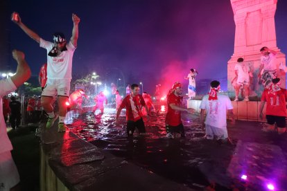 La Cultural celebra el ascenso a Segunda División en Guzmán.