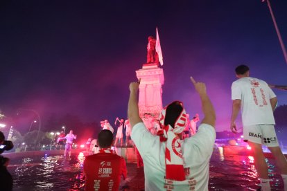 La Cultural celebra el ascenso a Segunda División en Guzmán.