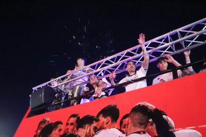 La Cultural celebra el ascenso a Segunda División en Guzmán.