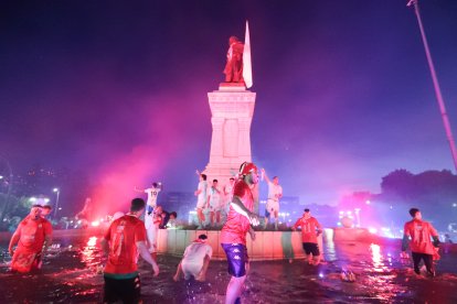 La Cultural celebra el ascenso a Segunda División en Guzmán.