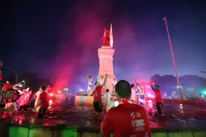 La Cultural celebra el ascenso a Segunda División en Guzmán.