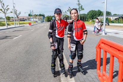 Más de 70 personas en la carrera solidaria Patinando por Angola