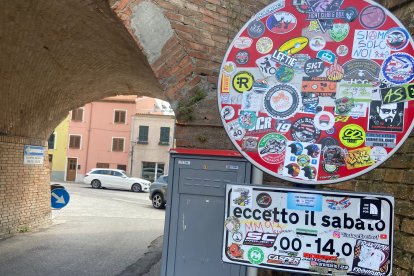 La expedición llega a una de las ciudades del recorrido