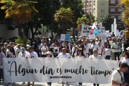 Marea blanca para pedir una Sanidad digna en el Bierzo.