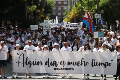 Marea blanca para pedir una Sanidad digna en el Bierzo.