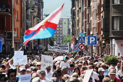 Marea blanca para pedir una Sanidad digna en el Bierzo.