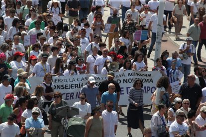 Marea blanca para pedir una Sanidad digna en el Bierzo.