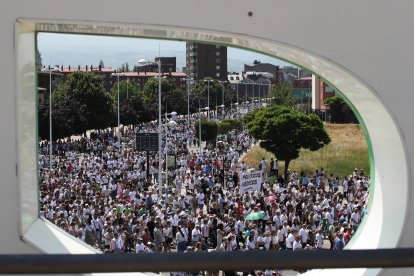 Marea blanca para pedir una Sanidad digna en el Bierzo.