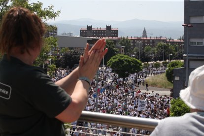 Marea blanca para pedir una Sanidad digna en el Bierzo.