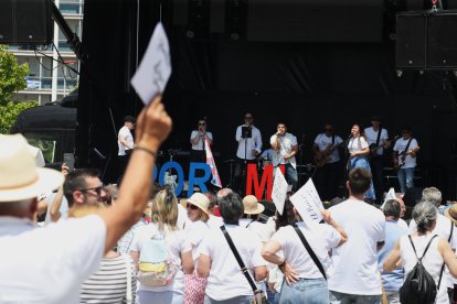 Marea blanca para pedir una Sanidad digna en el Bierzo.