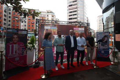 Concepción Fernández, Iván Rodríguez, Marco Morala, David Pacios e Iván Alonso presentaron la gala con la plaza Lazúrtegui como telón.
