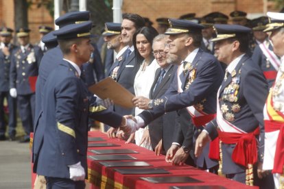 La Academia del Aire de León titula a 320 sargentos.