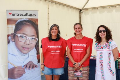 El consejero de presidencia presidió la inauguración del festival de la cooperación.