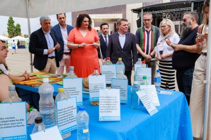 El consejero de presidencia presidió la inauguración del festival de la cooperación.
