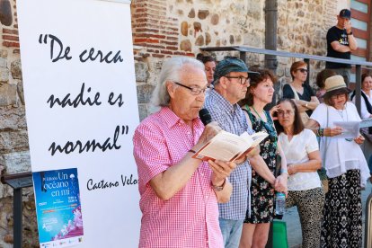 Un momento de la lectura pública 'Un océano en mí' de Creacción Mental.