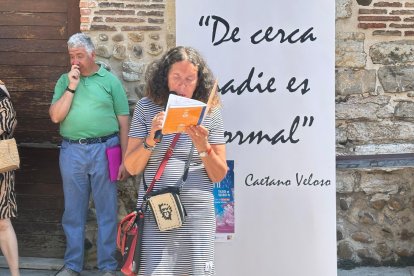 Un momento de la lectura pública 'Un océano en mí' de Creacción Mental.