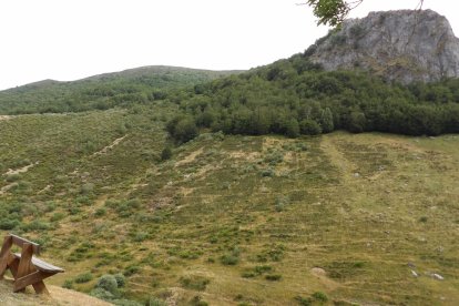 El banco de Casasuertes para contemplar el paisaje que antaño era lugar de trabajo.