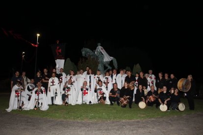 La jornada terminó con la imposición de la capa templaria