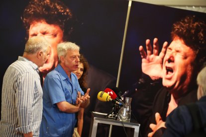 Manuel Montaño en la inaguración de la exposición