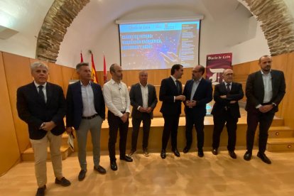 Antes del comienzo de la mesa redonda
