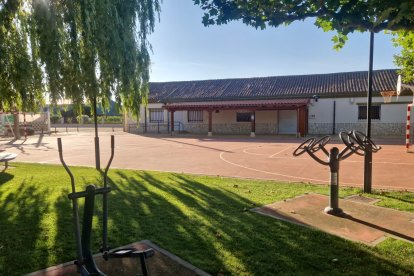 El bar de Grisuela del Páramo, cerrado