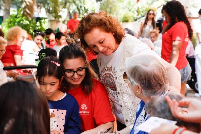 Participantes en el campus de Cáritas en la fiesta en la residencia Virgen del Camino
